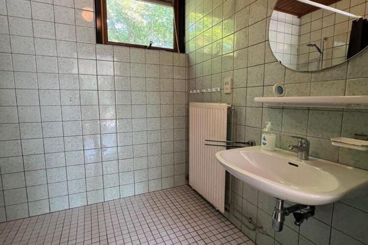 Lovely Holiday Home In Limburg Amid Lush Forest Stramproy Exterior photo